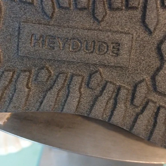 Nwot Hey Dude Size 7 Slip-ons - Picture 6 of 10